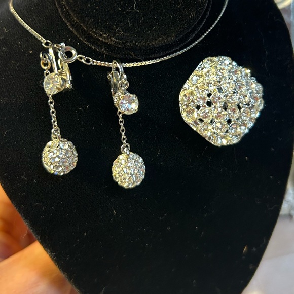 Earrings and brooch- rhinestone vintage, earrings are clip- ons - Picture 4 of 8